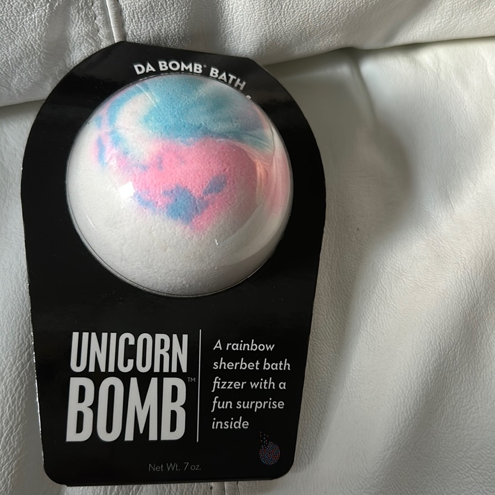 New w tags Unicorn Da Bomb rainbow sherbet bath bomb.